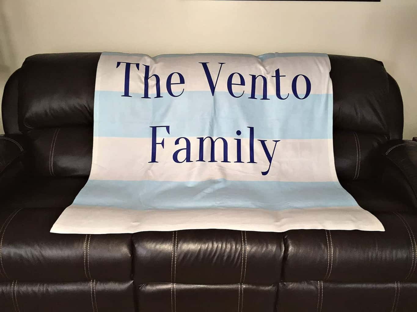 7 Tips FOr Making A Fleece Photo Blanket A great gift