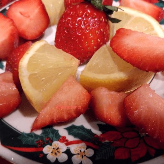 snow kissed strawberry bellini, strawberries, ice, sugar, puree, strawberry lemonade, garnish, serve, cocktail, diy, over ice, holiday, libation, drink, spirited, flavor of the season, bellini, not peach bellini, prosecco, recipe, recipes, recipe dana vento, food writer