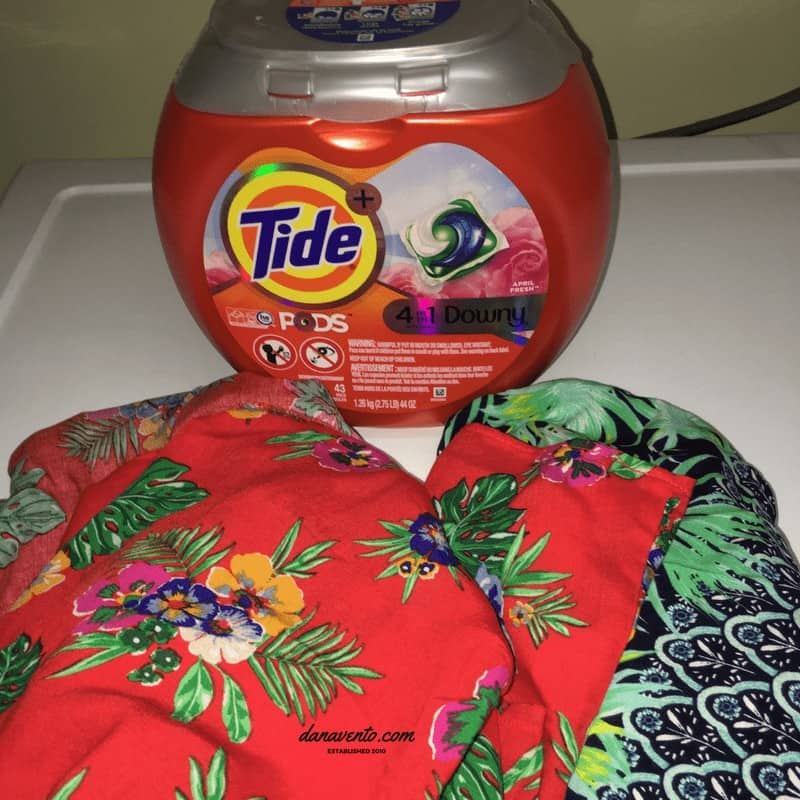 4 benefits of washing your clothes in cold water, heat, water, fabrics, dyes, material, elastic, delicates, save on energy, mother earth, save money, green effect, fibers, always the perfect amount, Tide PODS plus Down Laundry detergent, detergent pacs, how to, tips, tricks, transform washing machine, Tide Pods, protect, condition, dissolve, temperature, diy
