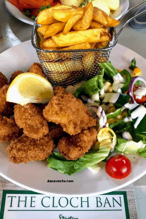 Shrimp scampi in a basket. Irish pub in Clonroche 