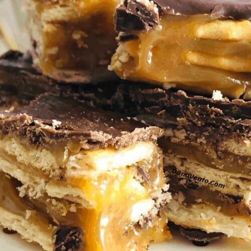 No-Bake Buttery Caramel Cracker Bars With Chocolate 35 no bake caramel cracker bar up close