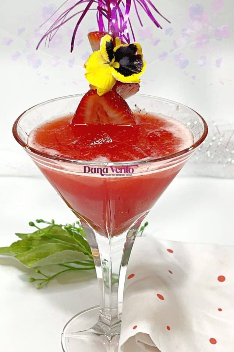 Strawberry Vodka Martini 1 Easy Fresh Strawberry Martini Dana Vento