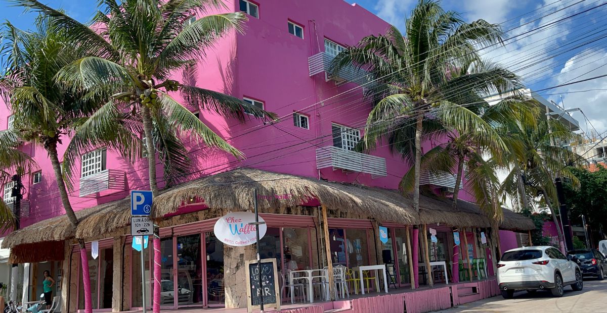 Best Playa Del Carmen Airbnb Walking On Street